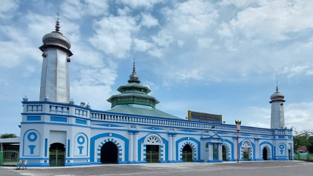 Jejak Sejarah dan Keagungan Arsitektur Masjid Raya Gantiang